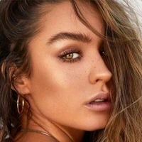Sommer Ray DAO