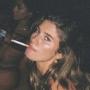 Jeton girls smoking cigs